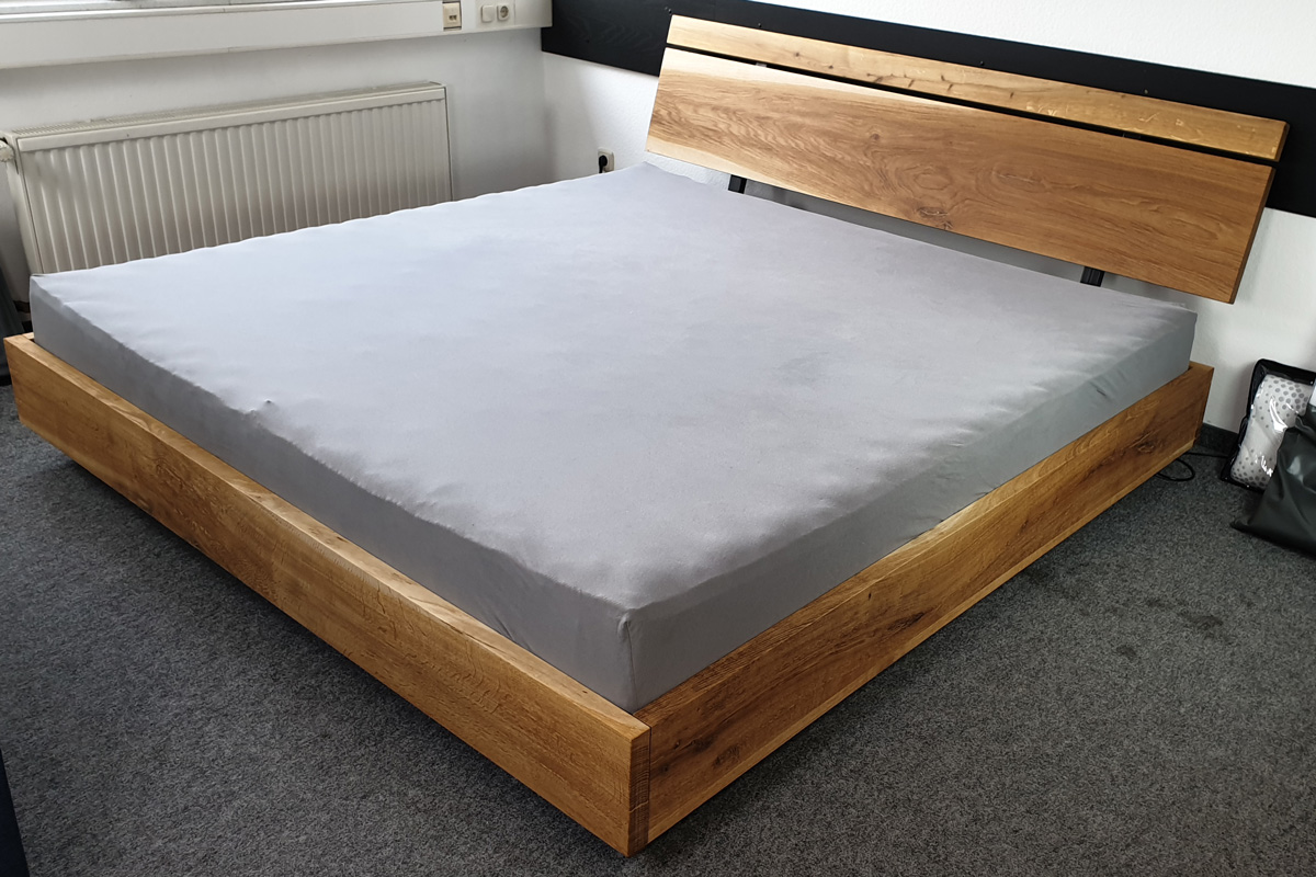 Massivholz Bettrahmen mit Wasserbett